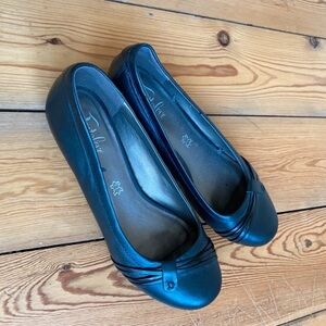 Women's Black Flats